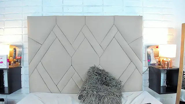 Isis Osman online show from 01.13.25