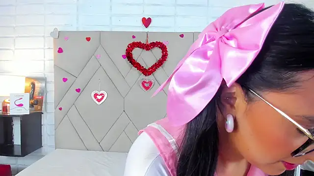 Isis Osman online show from 02.20.25