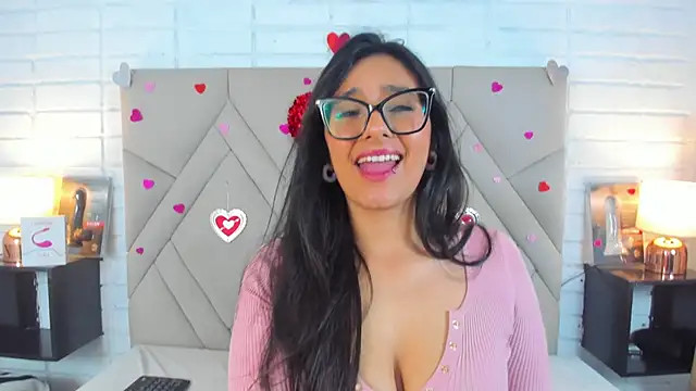 Isis Osman online show from 02.23.25