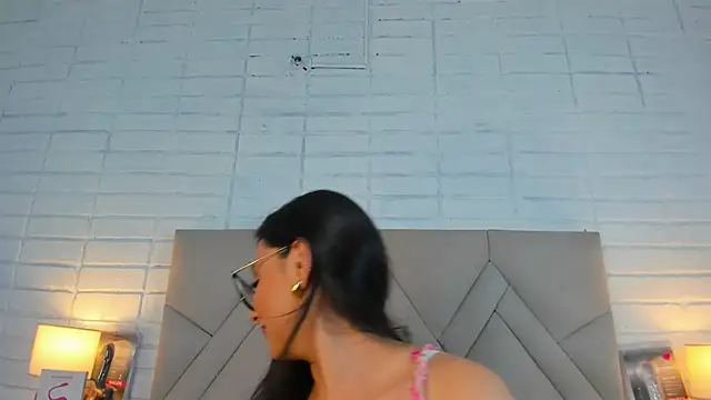 Isis Osman online show from 03.14.25