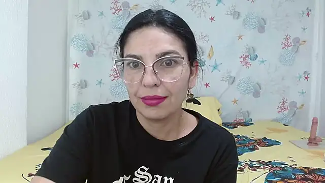 anybellucci43 online show from 12.21.24