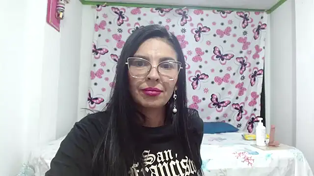 anybellucci43 online show from 01.22.25