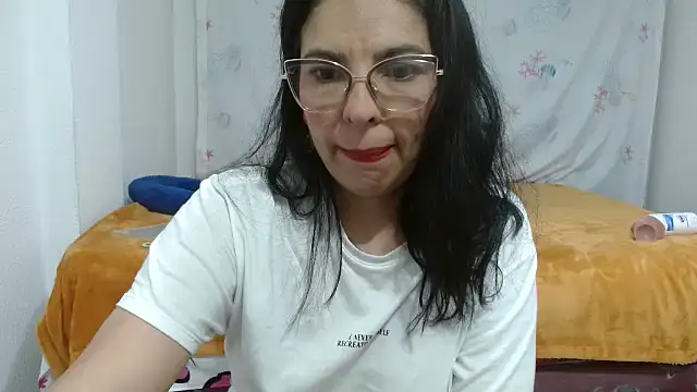 anybellucci43 online show from 03.16.25