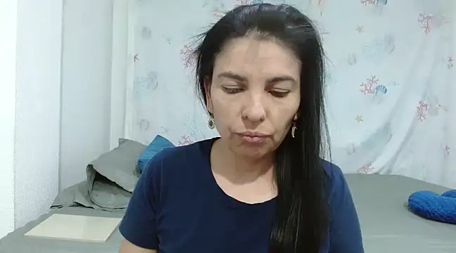 anybellucci43 online show from 03.17.25