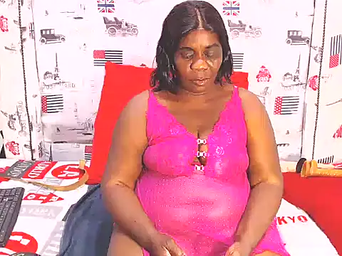 Honeybumsx32 online show from 03.18.25