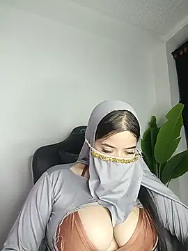 janna isa online show from 07.23.26