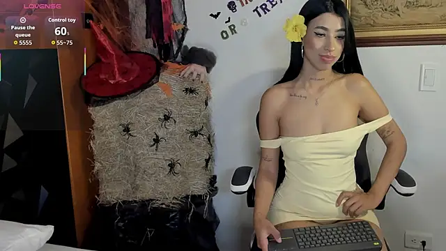 Wendy Marchall online show from 10.27.25