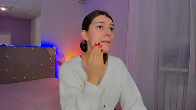 Laura Leee online show from 03.17.26