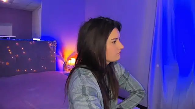 Laura Leee online show from 04.22.26