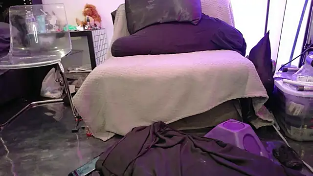 Midnightrose11 online show from 11.21.25