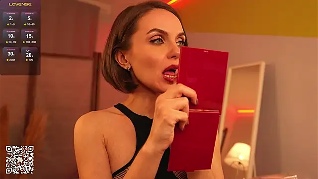 Snapshot of lil_fleur chatting on 11.15.25 lil fleur online show from 11.15.25