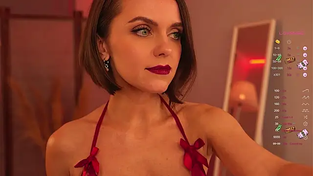 Snapshot of lil_fleur chatting on 11.18.25 lil fleur online show from 11.18.25