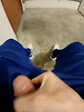 Snapshot of casper0303 chatting on 12.21.25 casper0303 online show from 12.21.25