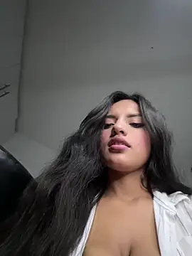 Snapshot of Dulceeany chatting on 02.20.25 Dulceeany online show from 02.20.25