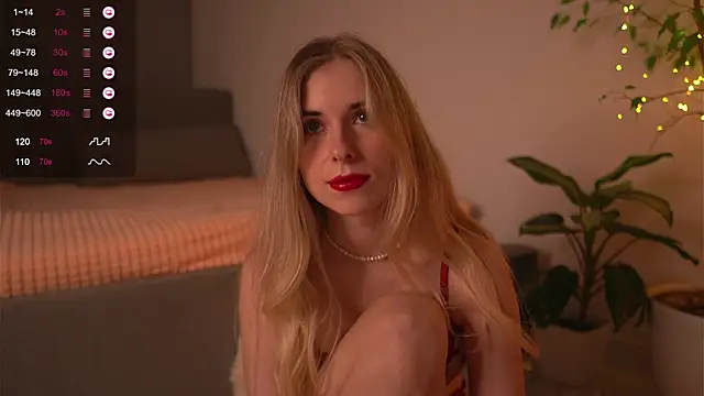 Snapshot of lorrie_love_story chatting on 12.31.24 lorrie love story online show from 12.31.24