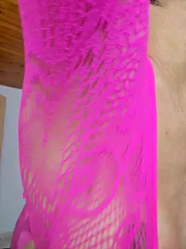 Snapshot of Shermie24 chatting on 11.05.25 Shermie24 online show from 11.05.25