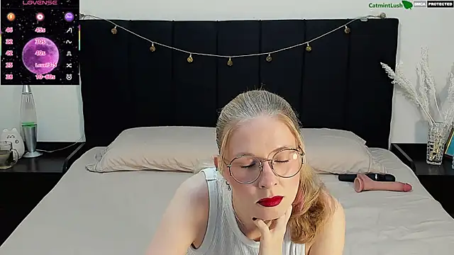 Snapshot of CatmintLush chatting on 07.14.26 CatmintLush online show from 07.14.26