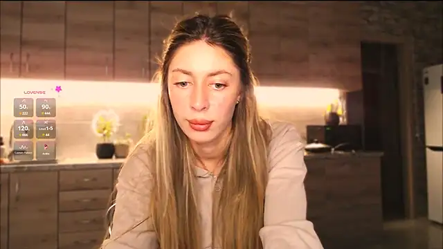 Snapshot of ___art chatting on 03.07.25 art online show from 03.07.25