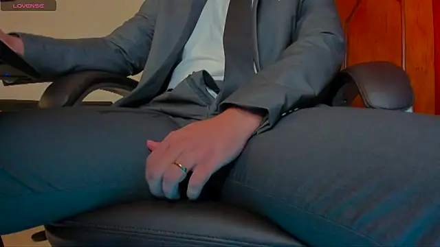 MrLonely02 online show from 02.14.25