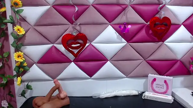 Snapshot of NahomiConnor_ chatting on 03.21.25 NahomiConnor online show from 03.21.25