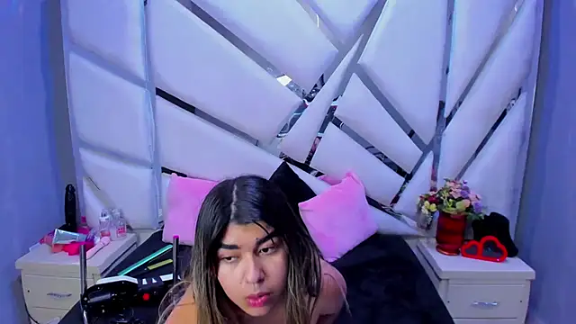 Snapshot of NahomiConnor_ chatting on 09.26.25 NahomiConnor online show from 09.26.25