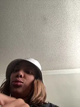 Snapshot of butterflybootyy chatting on 12.03.24 butterflybootyy online show from 12.03.24