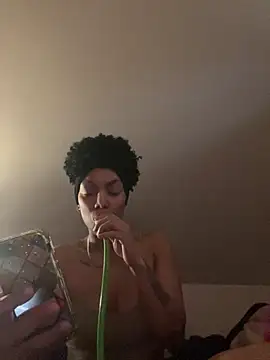 Snapshot of butterflybootyy chatting on 12.09.24 butterflybootyy online show from 12.09.24