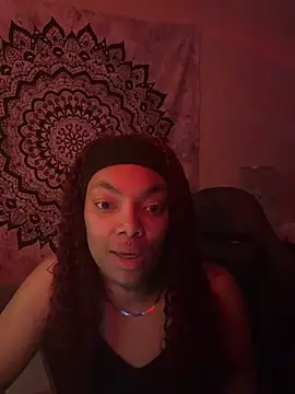 Snapshot of butterflybootyy chatting on 12.13.24 butterflybootyy online show from 12.13.24