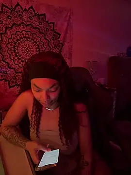 Snapshot of butterflybootyy chatting on 12.14.24 butterflybootyy online show from 12.14.24