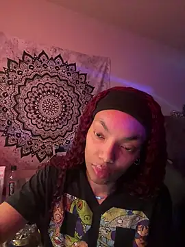 Snapshot of butterflybootyy chatting on 12.17.24 butterflybootyy online show from 12.17.24