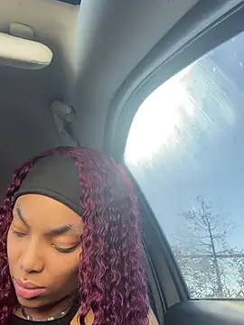 Snapshot of butterflybootyy chatting on 12.19.24 butterflybootyy online show from 12.19.24