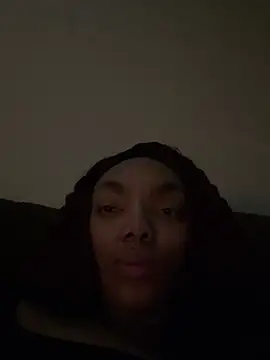 Snapshot of butterflybootyy chatting on 12.31.24 butterflybootyy online show from 12.31.24