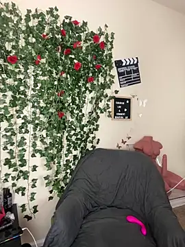 Snapshot of butterflybootyy chatting on 02.27.25 butterflybootyy online show from 02.27.25