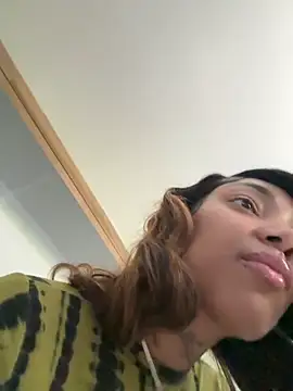 Snapshot of butterflybootyy chatting on 09.10.25 butterflybootyy online show from 09.10.25