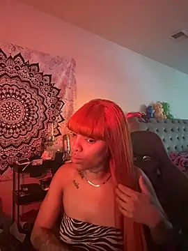 Snapshot of butterflybootyy chatting on 10.11.25 butterflybootyy online show from 10.11.25