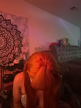 Snapshot of butterflybootyy chatting on 10.13.25 butterflybootyy online show from 10.13.25