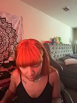 Snapshot of butterflybootyy chatting on 10.14.25 butterflybootyy online show from 10.14.25