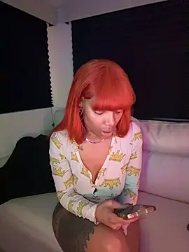 Snapshot of butterflybootyy chatting on 10.18.25 butterflybootyy online show from 10.18.25