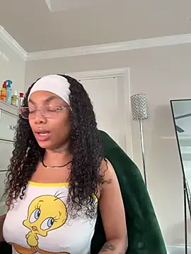 butterflybootyy online show from 04.22.26