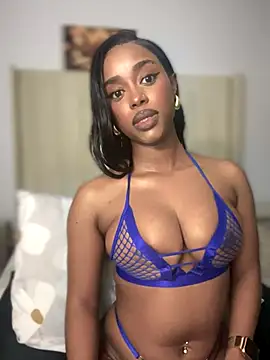 Snapshot of BhadBhad_Kitty chatting on 10.11.25 BhadBhad Kitty online show from 10.11.25