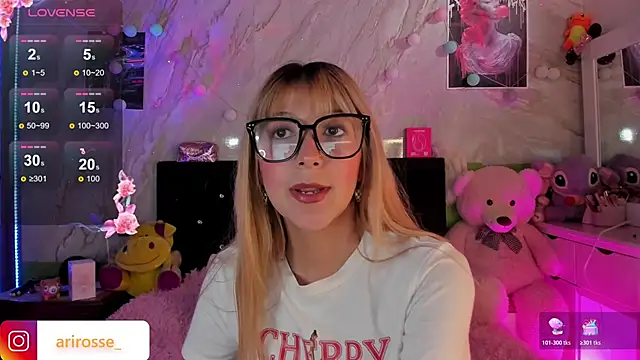 Snapshot of ariana_rosse__ chatting on 11.11.25 ariana rosse online show from 11.11.25