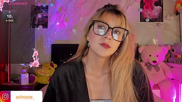 Snapshot of ariana_rosse__ chatting on 11.26.25 ariana rosse online show from 11.26.25