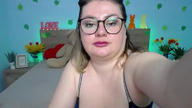 ZannaDreil online show from 03.16.25