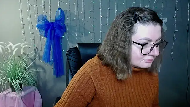 ZannaDreil online show from 11.28.25