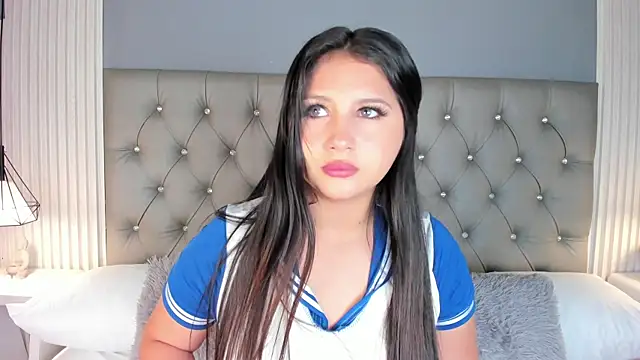 Snapshot of AvyMilton chatting on 09.28.25 AvyMilton online show from 09.28.25