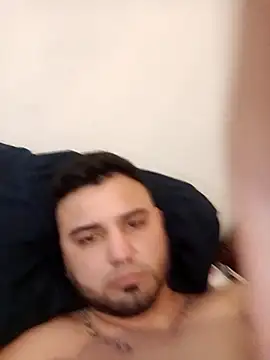 Snapshot of SINUECASTILLO chatting on 12.10.24 SINUECASTILLO online show from 12.10.24