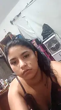 Snapshot of SINUECASTILLO chatting on 12.21.24 SINUECASTILLO online show from 12.21.24