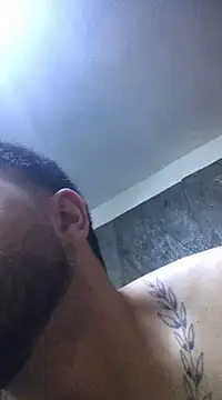 Snapshot of SINUECASTILLO chatting on 02.25.25 SINUECASTILLO online show from 02.25.25