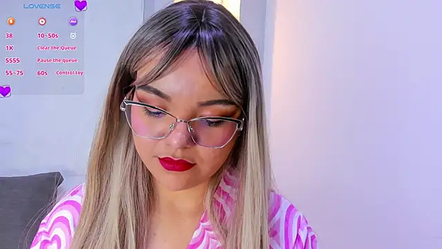 EmilyRouss  online show from 03.05.25