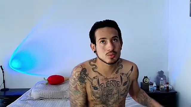 Snapshot of anika_lowen02 chatting on 01.17.25 anika lowen02 online show from 01.17.25